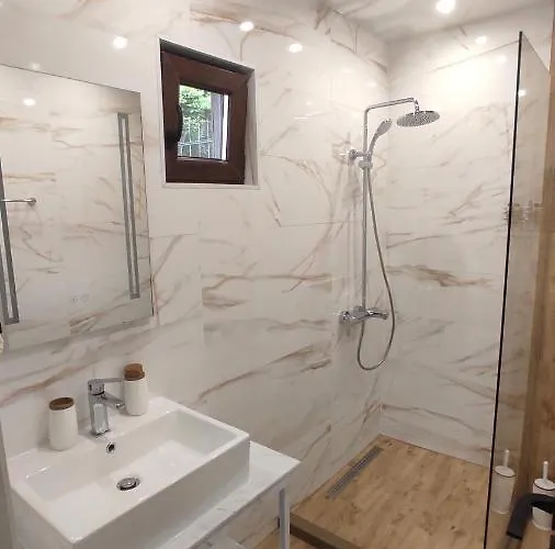 Family House Atanasovi Tırnova